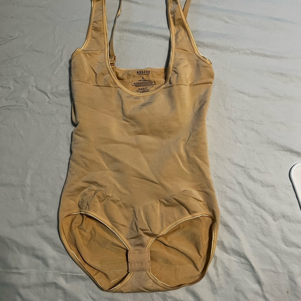 Assets by Spanx shapewear